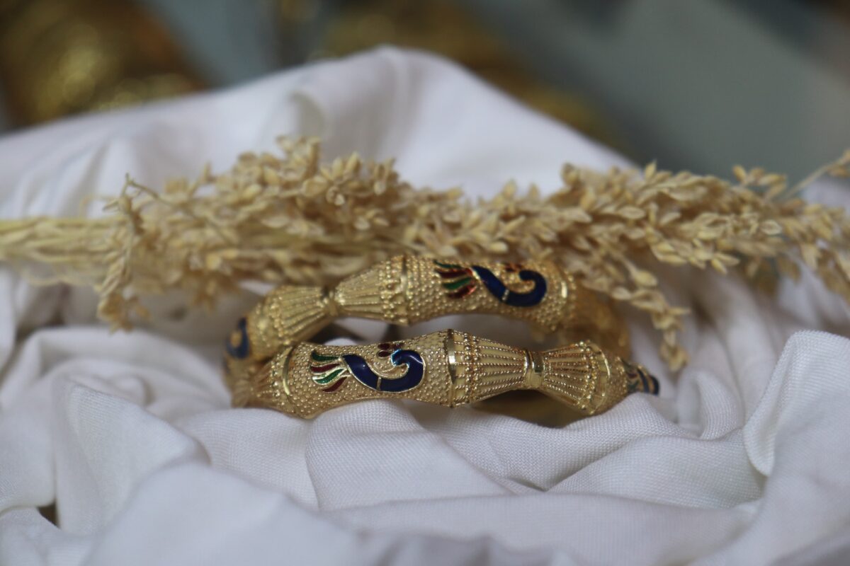 2 gold bangle